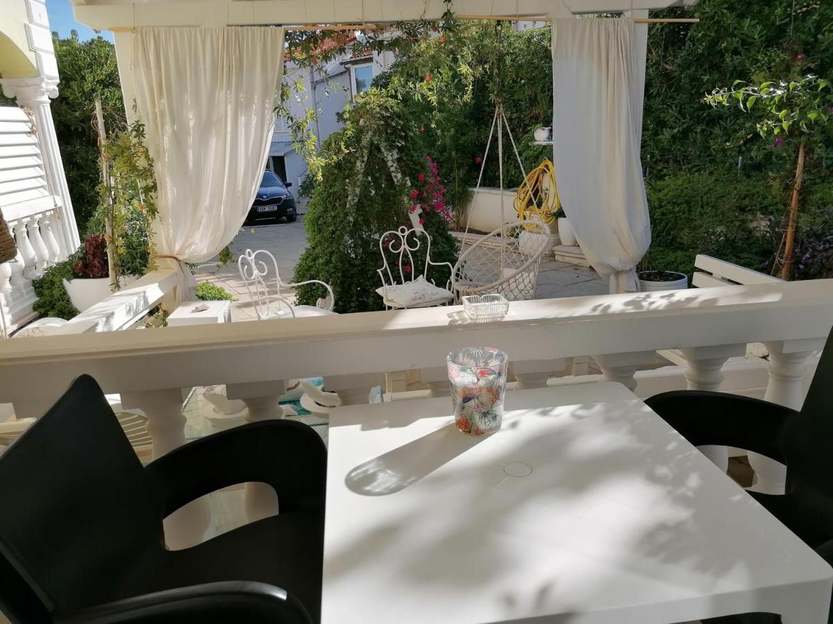 Studio Apartman Villa Juras Baška Exteriör bild